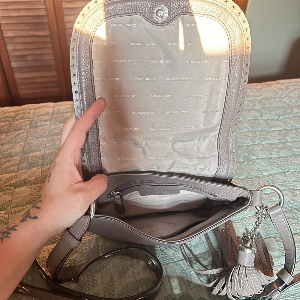 Michael Kors Light Gray Crossbody Bag - Picture 3 of 5